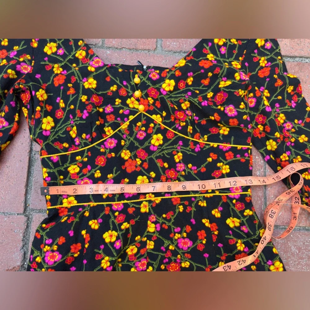 70s Vintage Micro Mini acrylic barkcloth long sleeved dress w. bright flowers XS - Picture 6 of 8